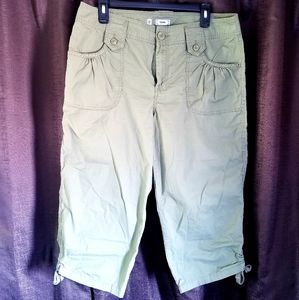 Izod Khaki Capri Pants